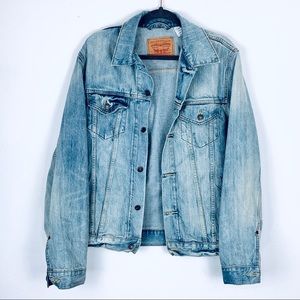 Levi's Denim Jean Trucker Jacket (Men L/Women XL)